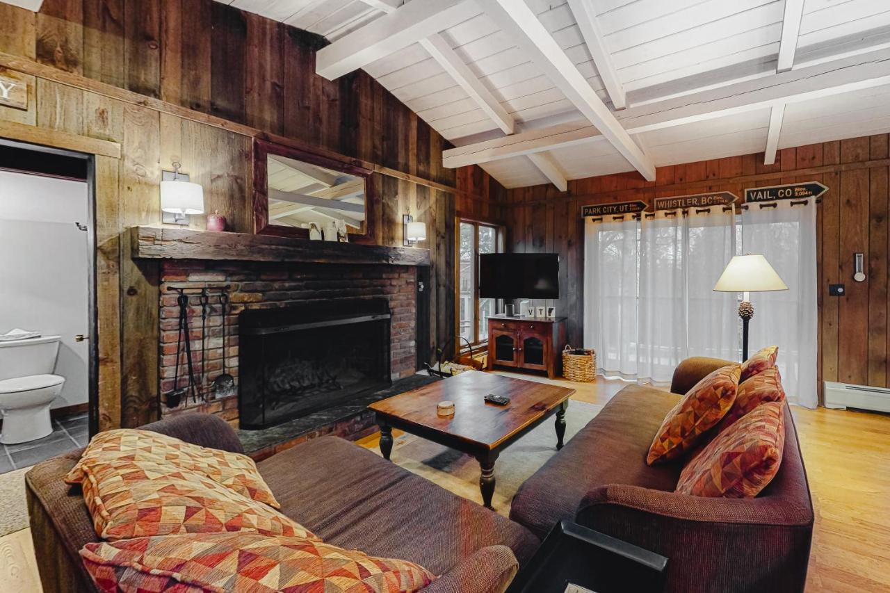 Chalet At The Base Of Okemo Mountain Лъдлоу Екстериор снимка